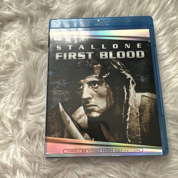 Rambo 1-3 Blu-ray Box Set - Picture 12 of 16